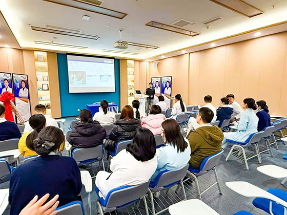 ³���ۿ�ҽԺ����������EVO+ ICL (V5)��ѵ������˳���ٿ�